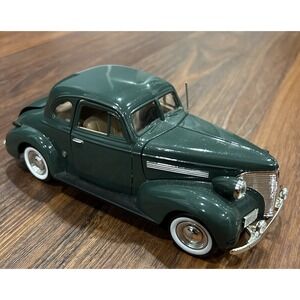 Motormax - 1939 Chevrolet Coupe -‎ Diecast Precision Model Green